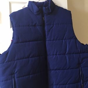 Men’s Puffy Vest ...... NWT..... warm and cozy